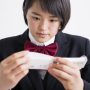 勉強する高校生