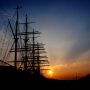 夕焼けと船