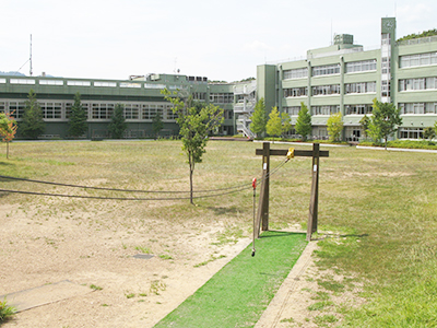 冬の山の学校