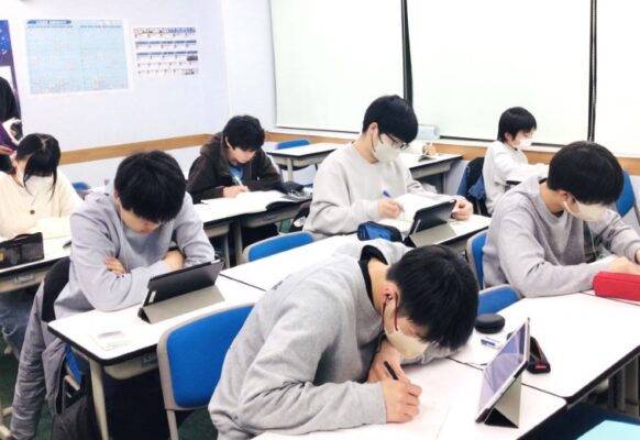 個別学習進度で一人ひとりに合ったカリキュラムを提供しています。